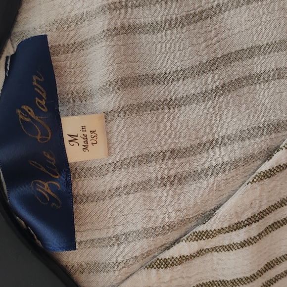 BLUE RAIN  White and Green Striped button and tie top - Picture 3 of 3